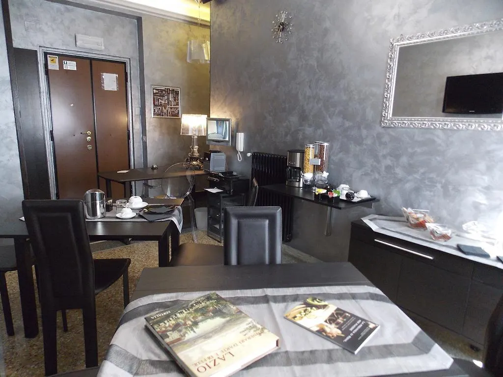 Гостевой дом Domus Fabiola - Vaticano Bed & Breakfast Rome