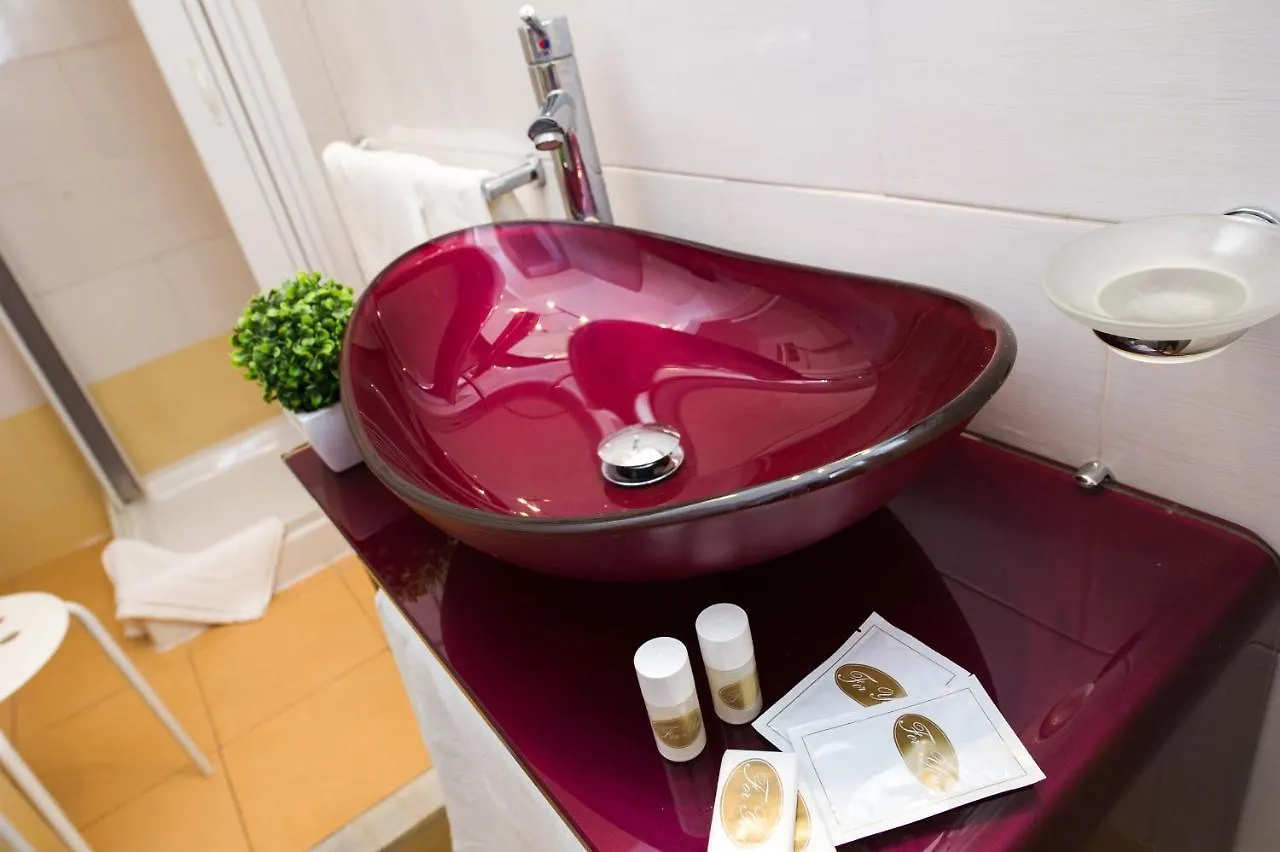 Domus Fabiola - Vaticano Bed & Breakfast Rome